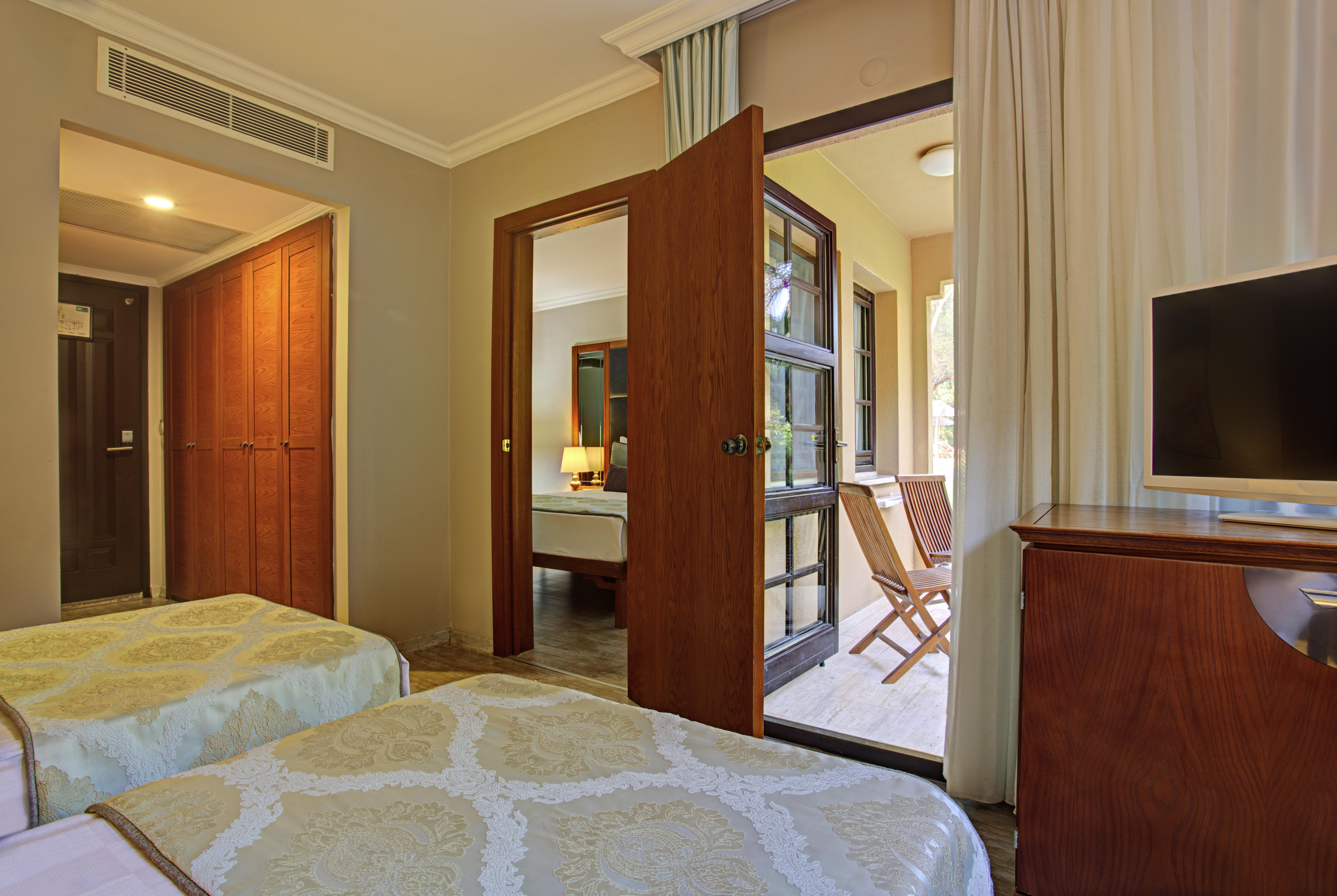 Asteria Family Resort Belek Antalya Extérieur photo A room at the hotel