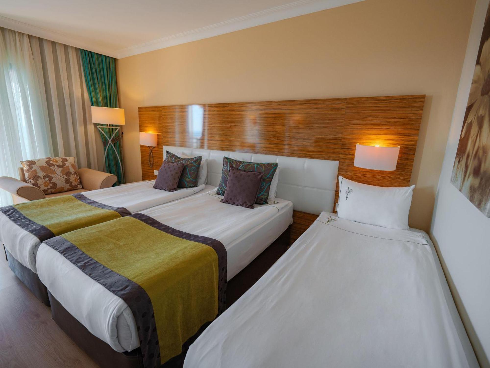 Asteria Family Resort Belek Antalya Extérieur photo A room at the hotel